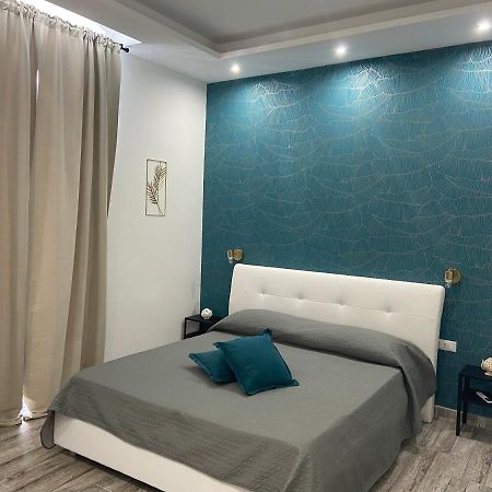 Room27 Taranto Bagian luar foto
