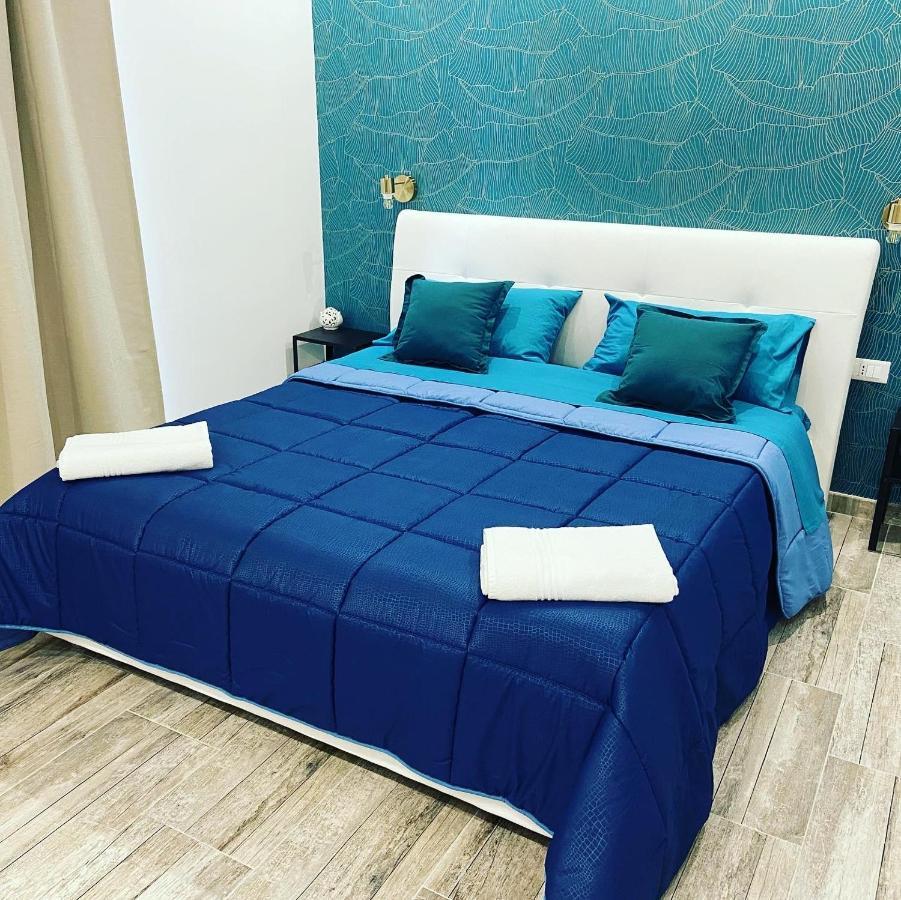 Room27 Taranto Bagian luar foto