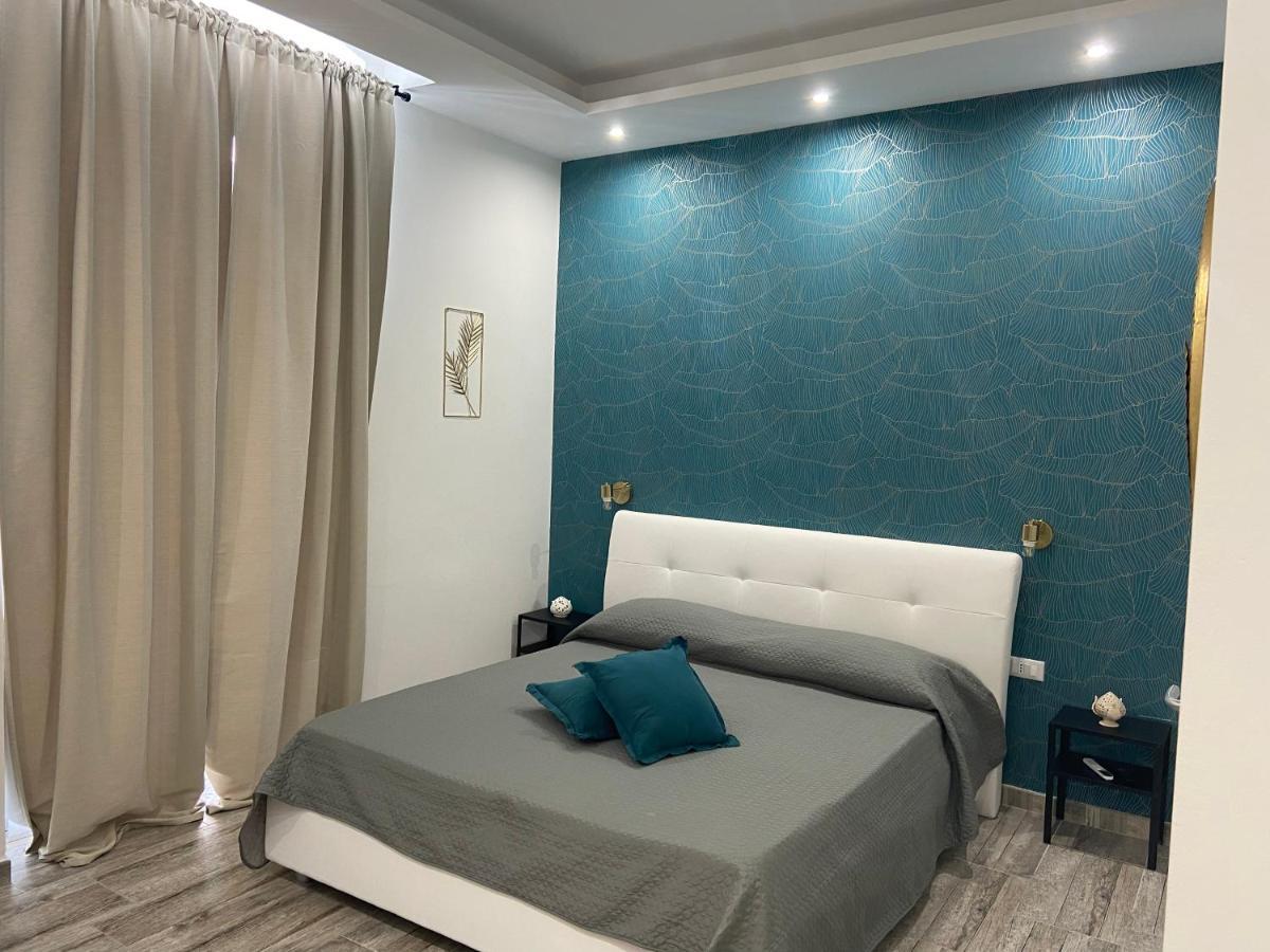 Room27 Taranto Bagian luar foto