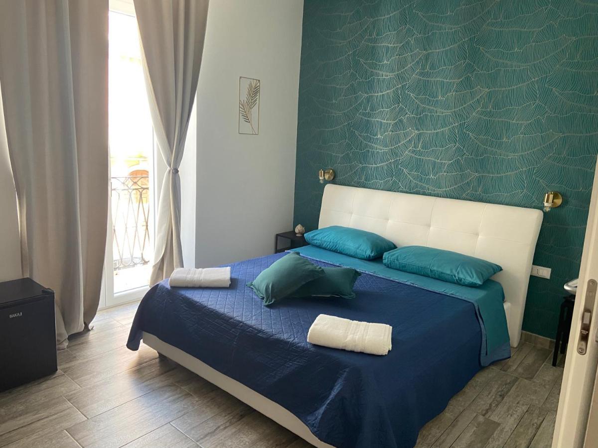 Room27 Taranto Bagian luar foto